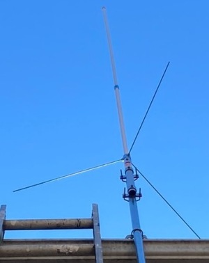 Pole-Mounted-Amateur-Radio-Tram-1480-Antenna Pole-Mounted-Amateur-Radio-Tram-1480-Antenna